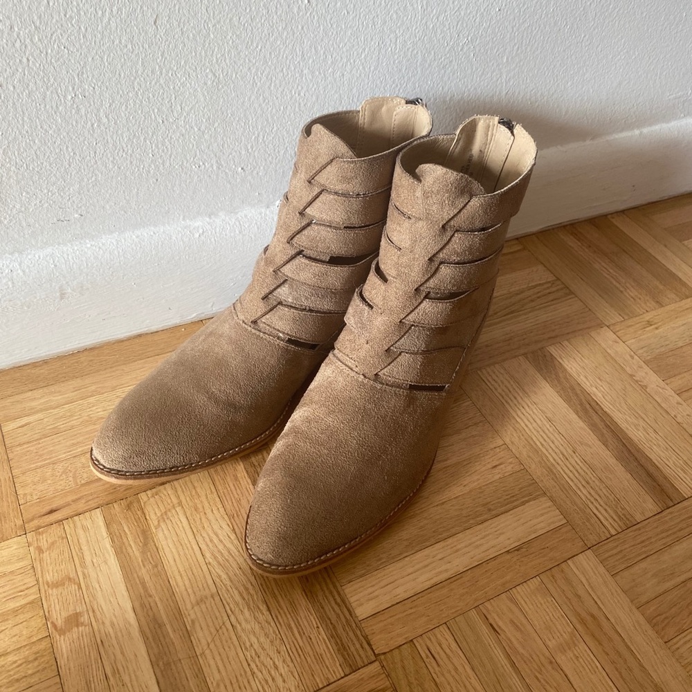 ARider Girl Suede Tan Taupe Ankle Boots US10 EUR41